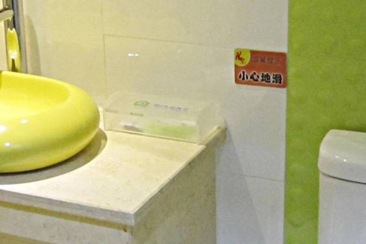 shower, free toiletries, hair dryer, slippers