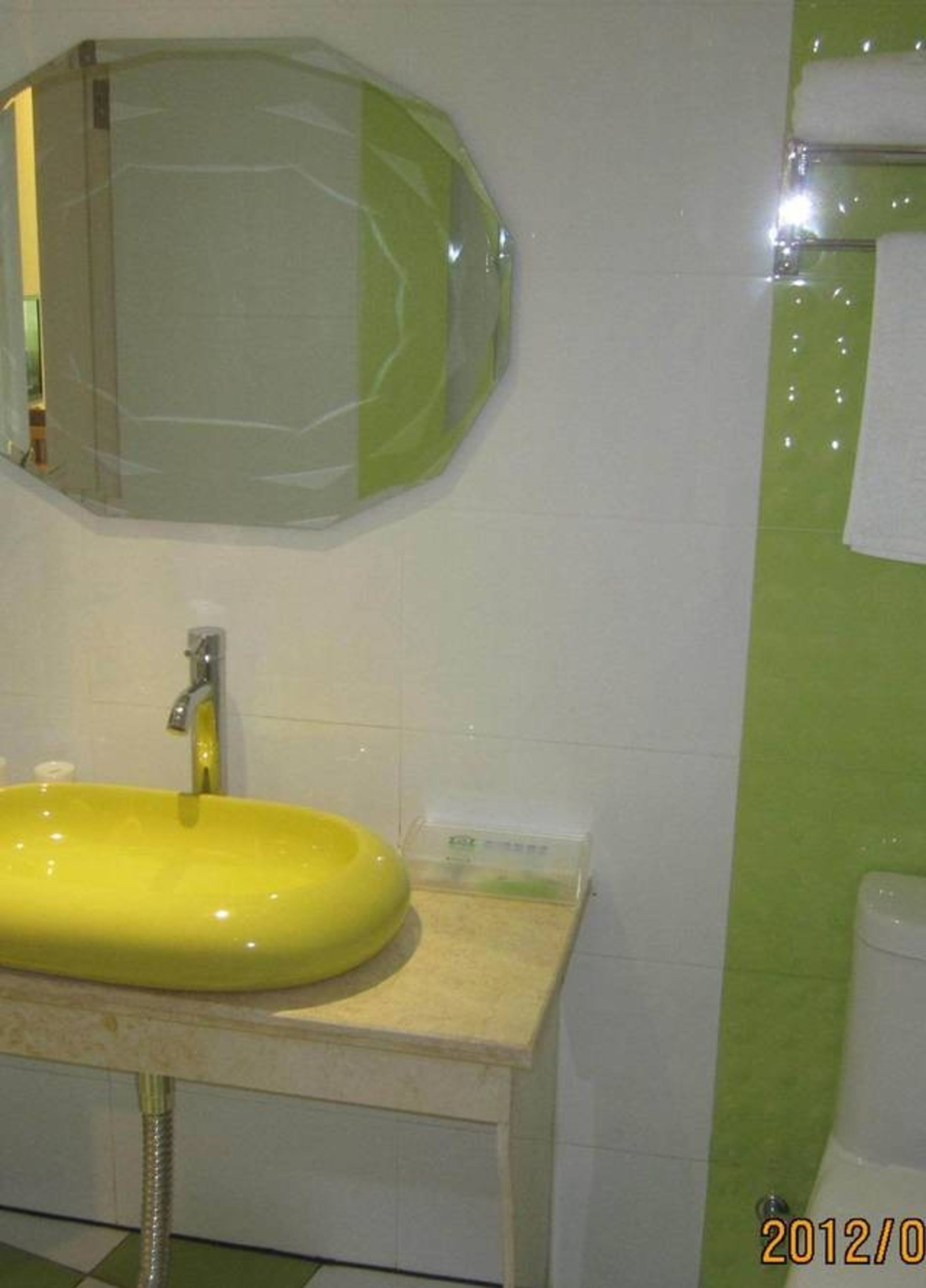 shower, free toiletries, hair dryer, slippers