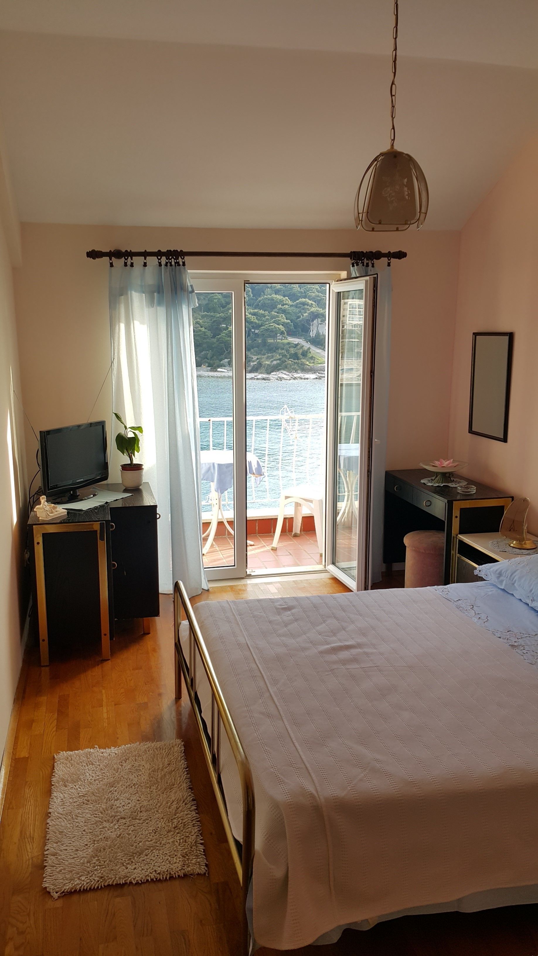 Apartamento, 1 habitación | Escritorio, tabla de planchar con plancha, cunas gratuitas y wifi gratis