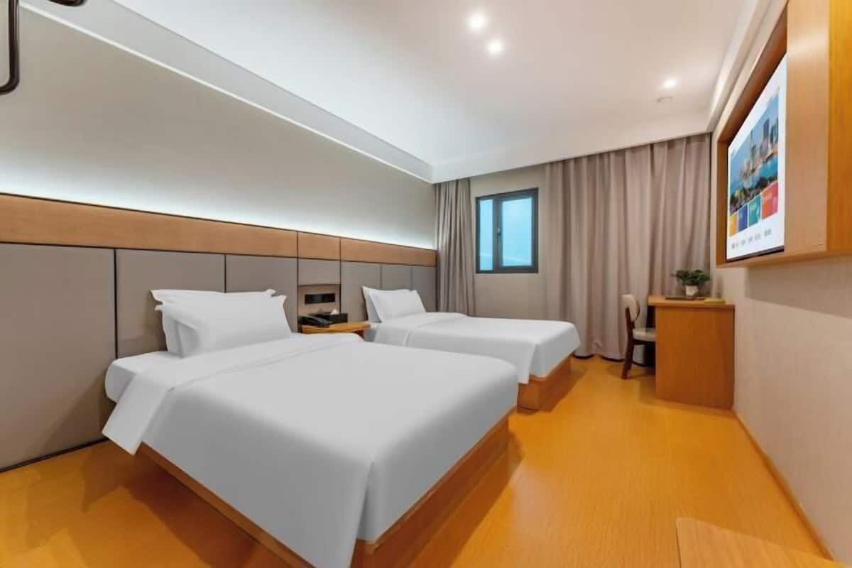 Skrivbord, mörklÀggningsgardiner och gratis wi-fi