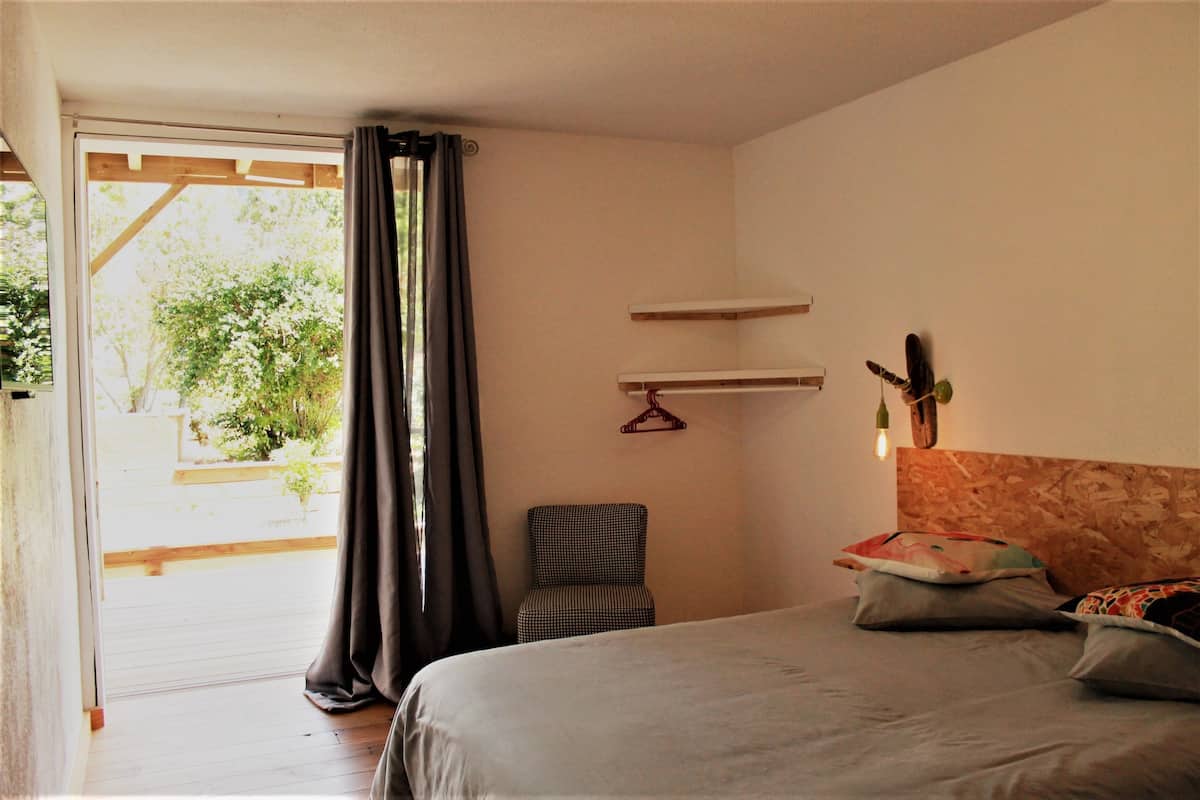 Double Room, Ground Floor | Iron/ironing board (on request), WiFi (free)