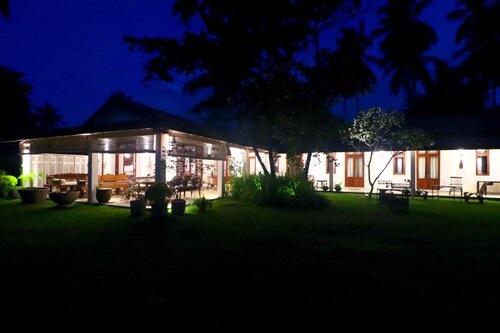 calamansi Cove House By Yoho