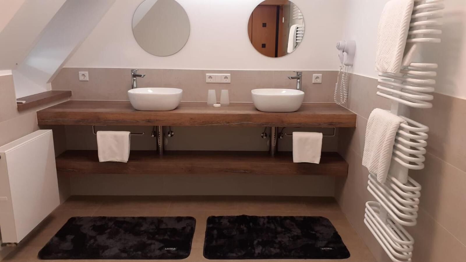 Bathroom | Free toiletries, hair dryer, towels