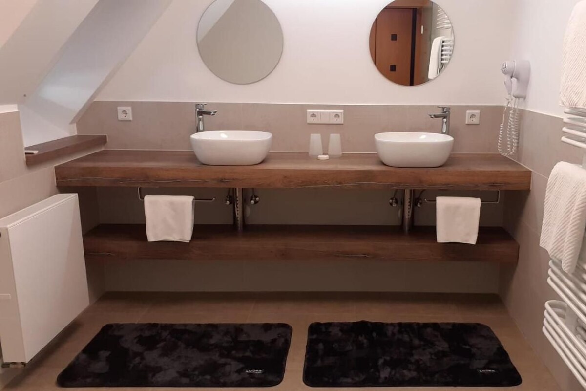 Bathroom | Free toiletries, hair dryer, towels