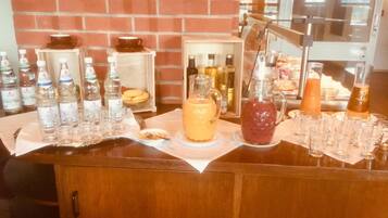 Kostenlose Toilettenartikel, Haartrockner, Handtücher