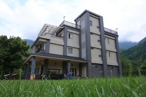 Exterior - Fully B&B (Puli)