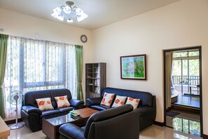 Interior - Fully B&B (Puli)