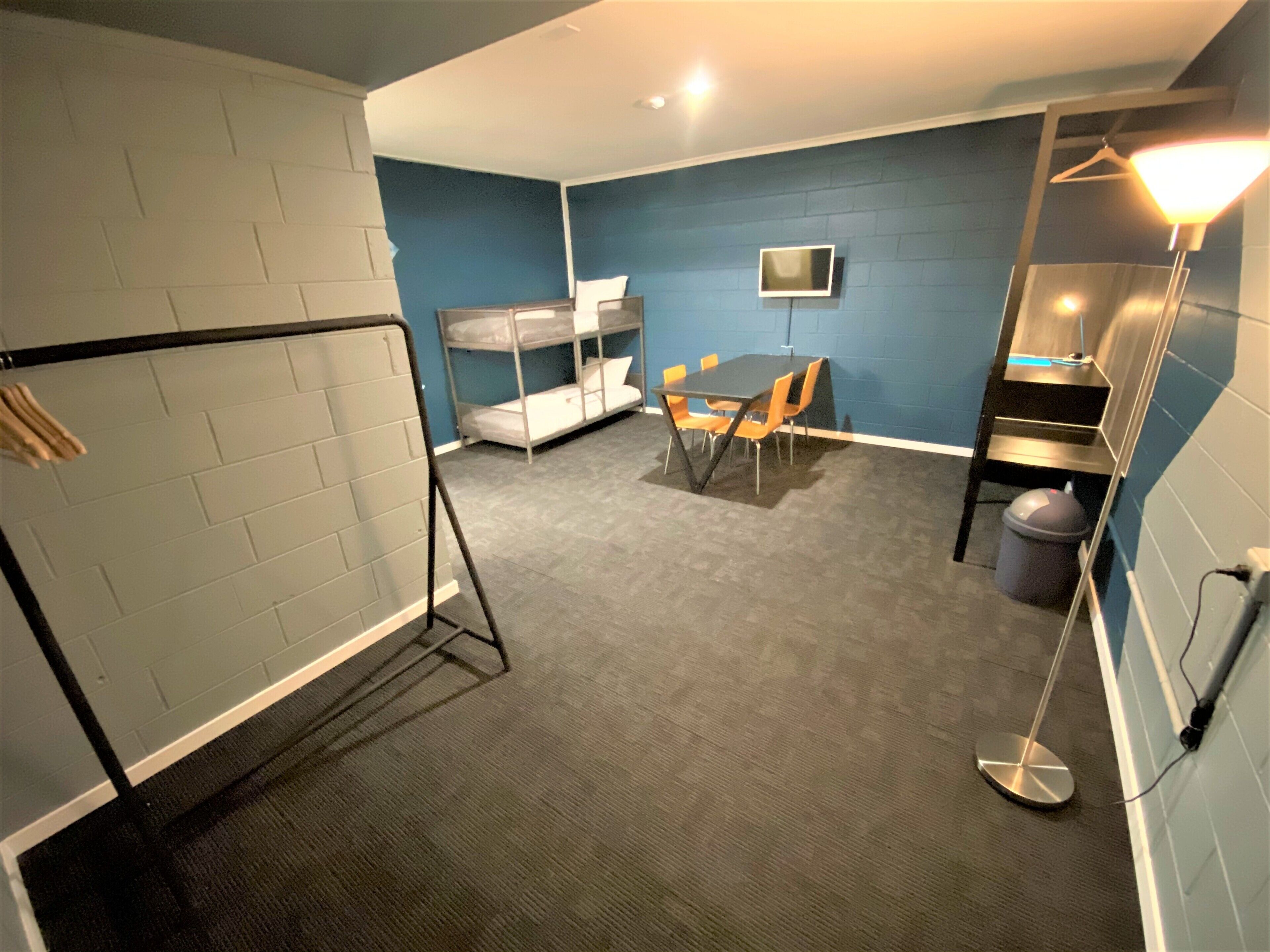 budget family room | 1 bedroom, desk, laptop workspace, free wifi