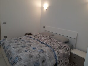 Minibar, desk, soundproofing, free WiFi