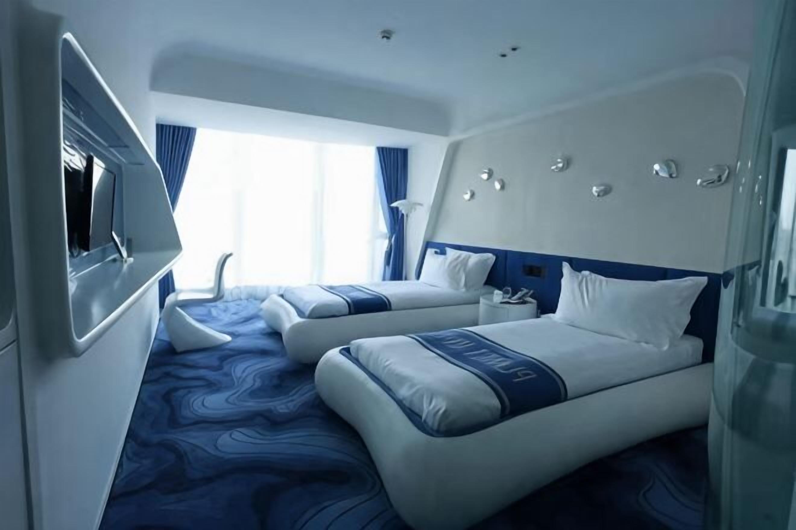 Premium bedding, minibar, in-room safe, desk