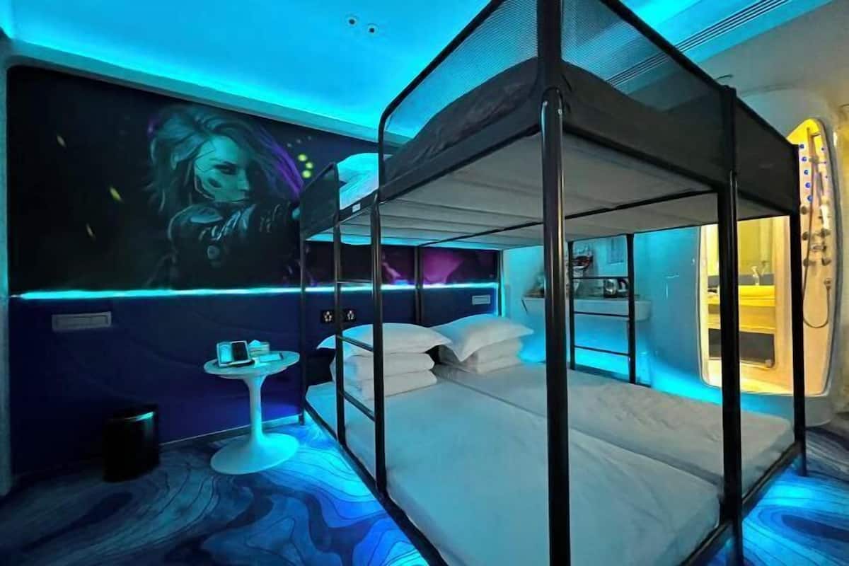 1 kamar tidur, seprai premium, minibar, dan brankas