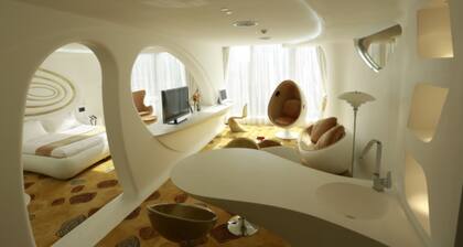 Guangzhou Planet Hotel