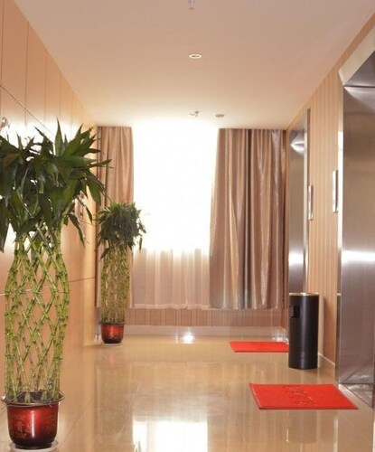 Quanrui Business Hotel