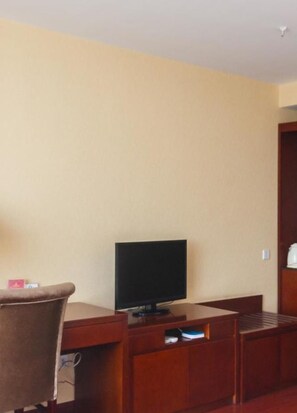 Kahden hengen huone (kaksi sänkyä) | Työpöytä, pimennysverhot, ilmainen Wi-Fi