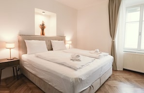 Double Room | Egyptian cotton sheets, premium bedding, pillow-top beds, in-room safe - Central Riverside Apartments Meščanka (Ljubljana)
