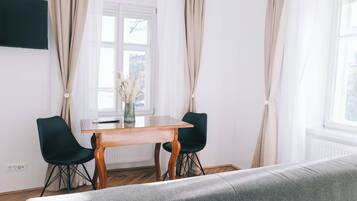 Studio Standard, vue fleuve (Lili) | Coin séjour