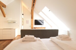 Superior Studio, Courtyard View | Living area | Flat-screen TV - Central Riverside Apartments Meščanka (Ljubljana)