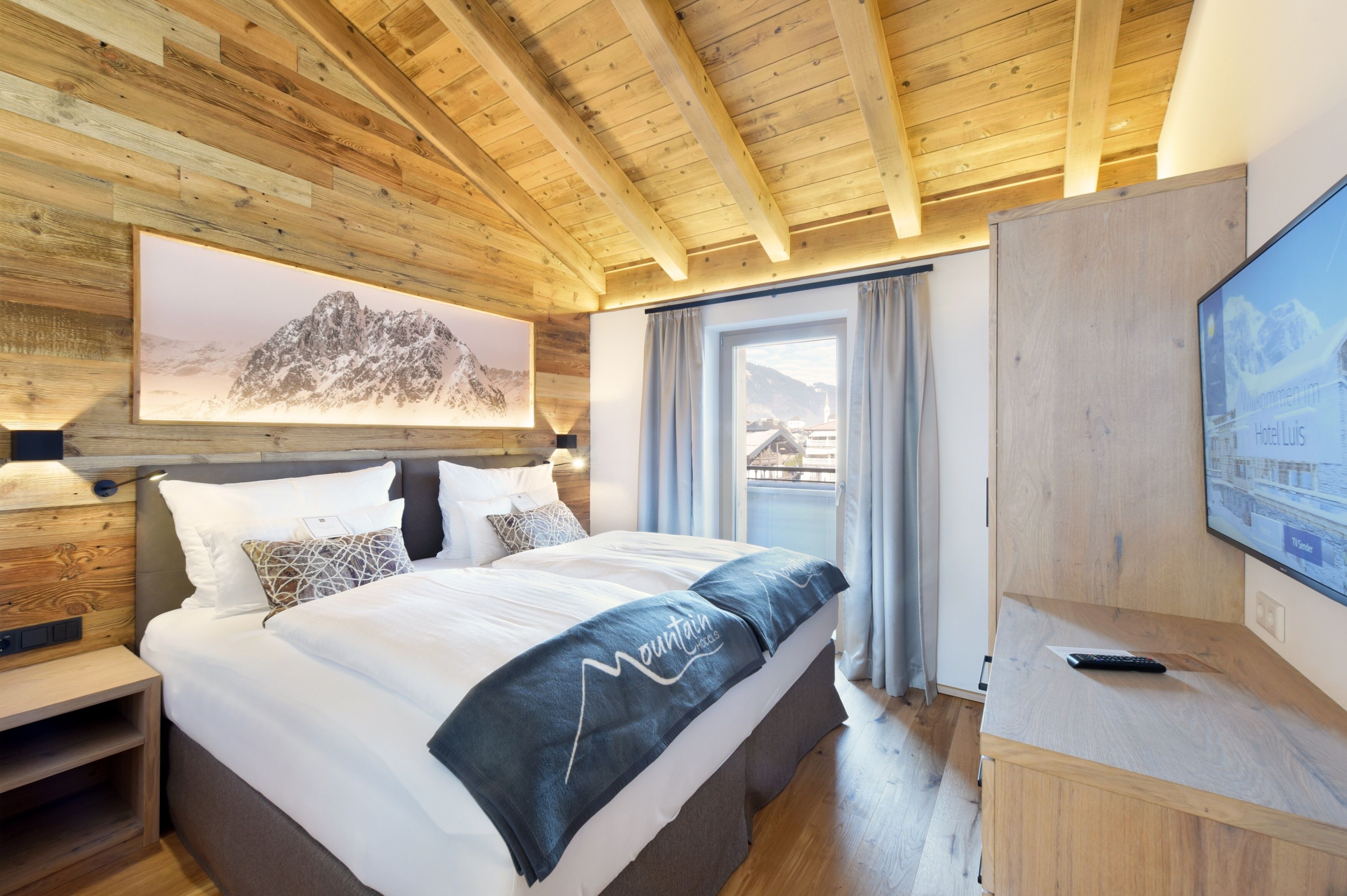 family apartment xxlarge | hypo-allergenic bedding, individually decorated, individually furnished