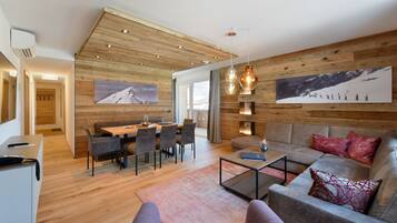 Apartment Large | Living area | LED TV