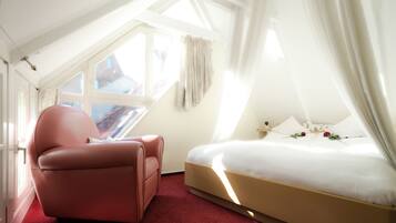 Comfort-Haus, 1 Queen-Bett, Nichtraucher, Stadtblick | 1 Schlafzimmer, Zimmersafe, kostenloses WLAN, Bettwäsche