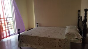 Basic Room, 2 Bedrooms, Non Smoking, Mountain View | 2 bedrooms, individually decorated, individually furnished, bed sheets