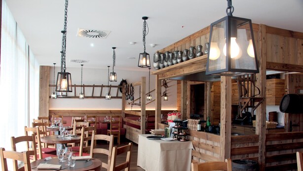 5 restaurants; lunch and dinner served  - Saillon Evasion Les Naïades F18 (Saillon)