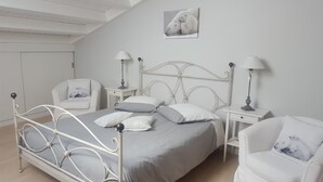 Apartment, 2 Bedrooms | Rollaway beds, free WiFi, bed sheets - Saillon Evasion Les Naïades F18 (Saillon)