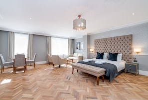 Studio Suite | Individually decorated, individually furnished, desk, laptop workspace - Easthampstead Park (Wokingham)