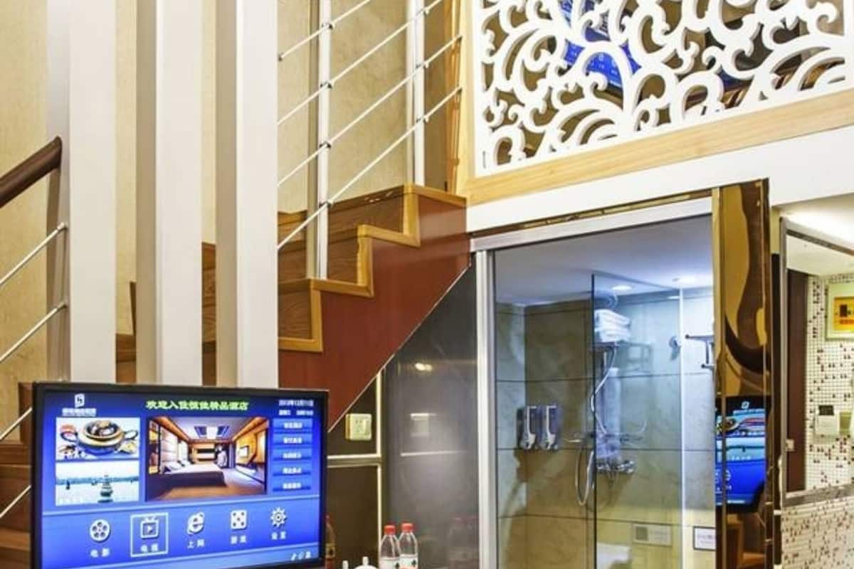 Elite Loft | Desk, blackout curtains, free WiFi, bed sheets