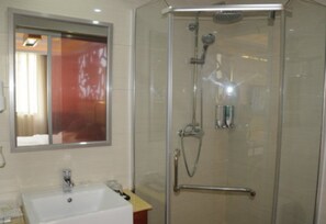 Shower, free toiletries, hair dryer, slippers - Hengjia Boutique Hotel (Hangzhou)