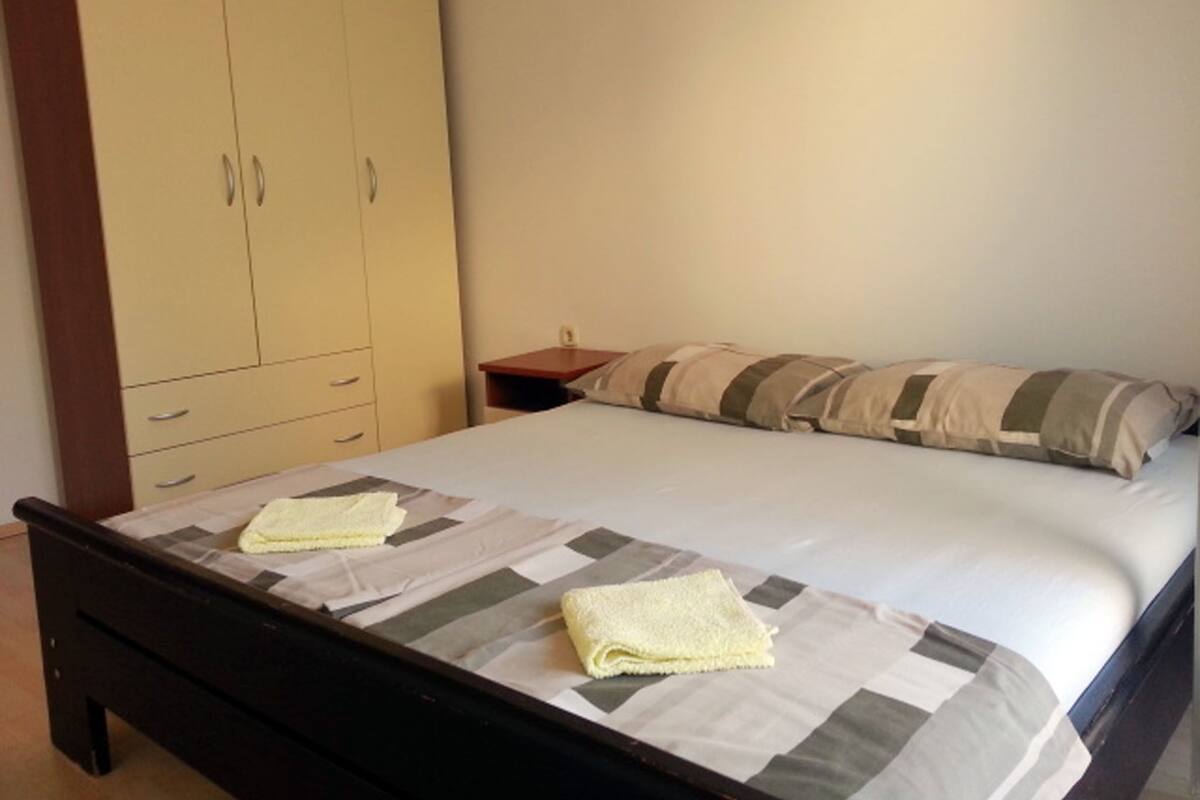 Appartement Confort, vue cour intérieure (4) | Wi-Fi gratuit, draps fournis