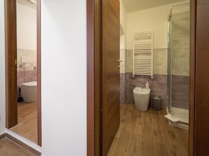 Apartment, 2 Bedrooms, 2 Bathrooms | Bathroom