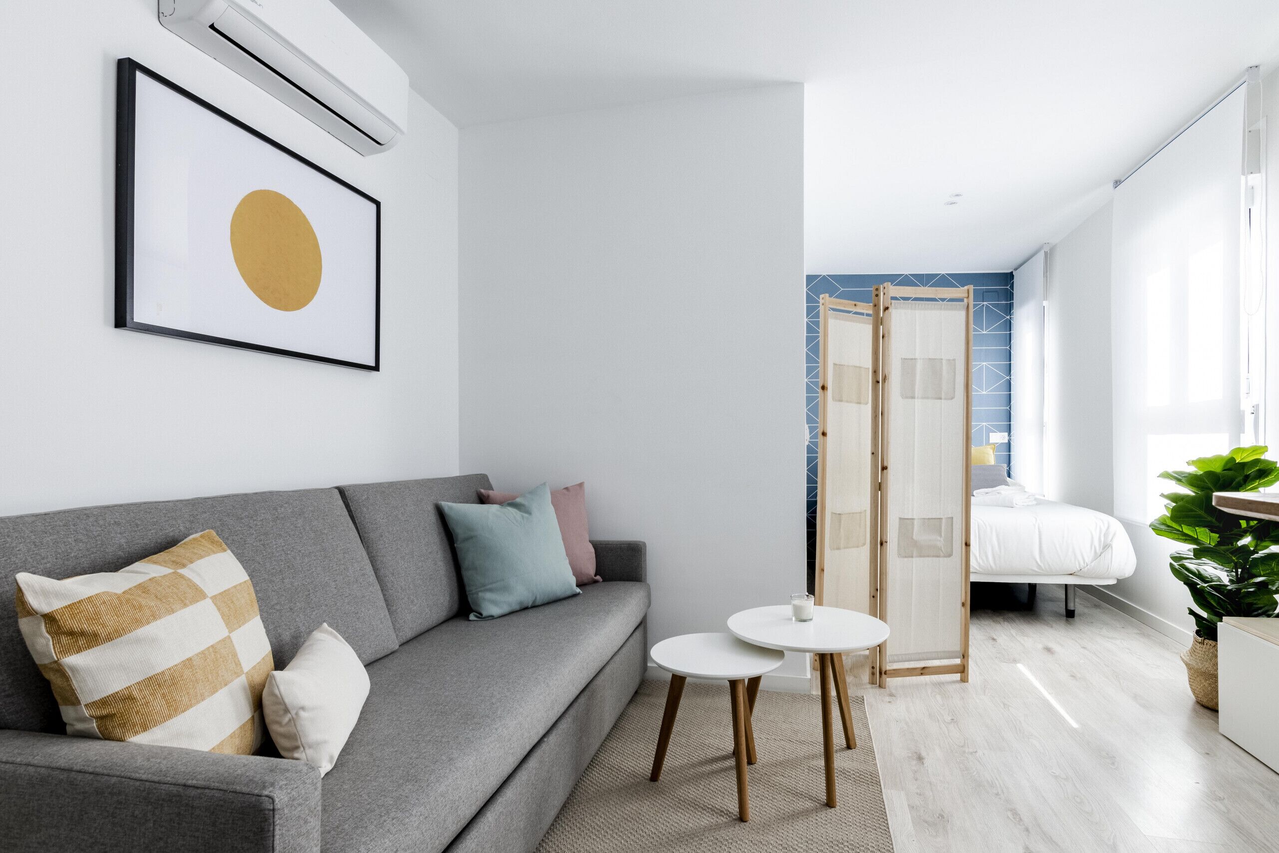 Apartment, 1 Bedroom (2A) | Living area | 36-inch flat-screen TV with cable channels, Smart TV