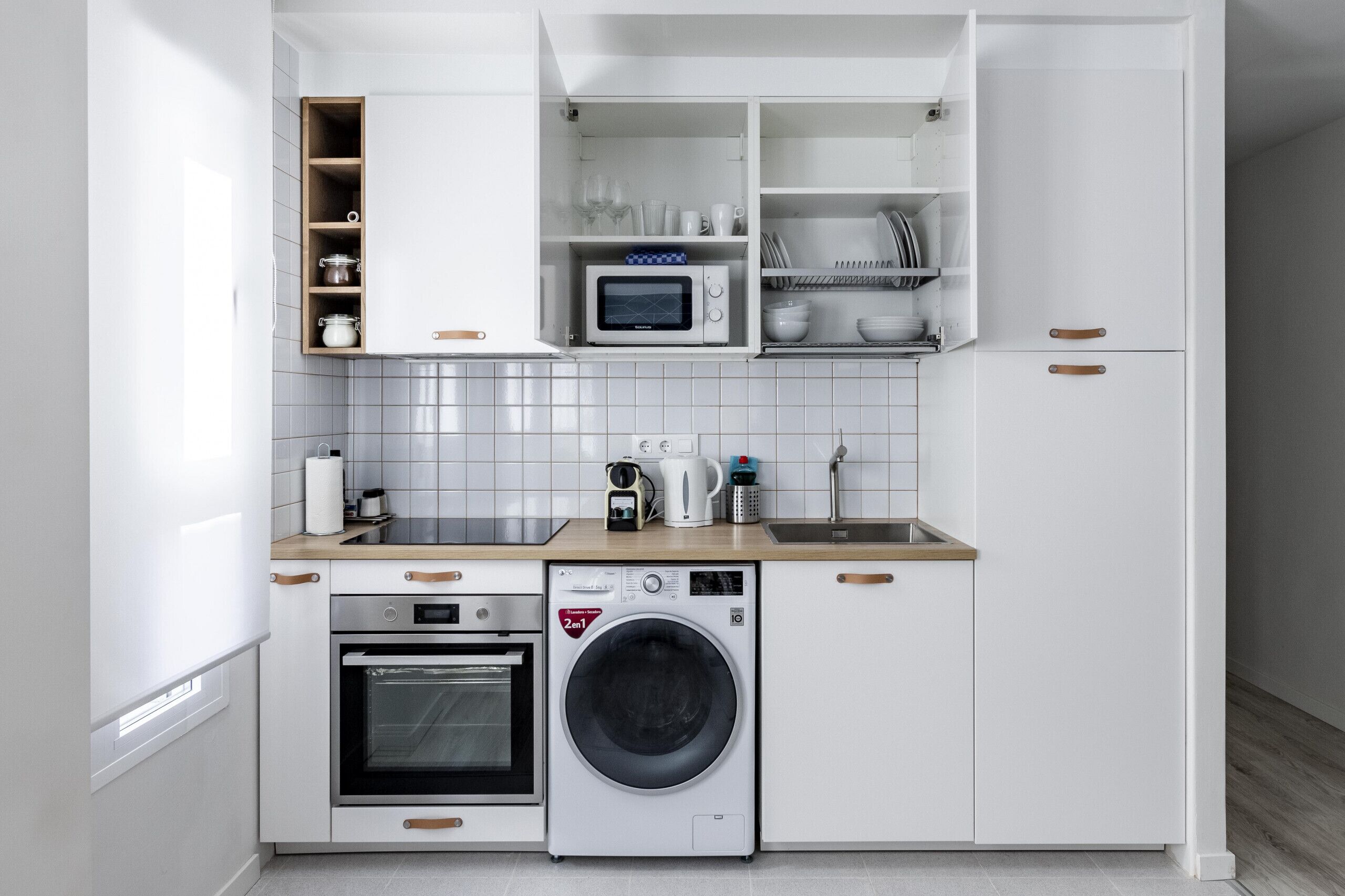 Studio (1B) | Private kitchen | Full-sized fridge, microwave, oven, stovetop