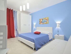 Dreibettzimmer | Schreibtisch, kostenloses WLAN