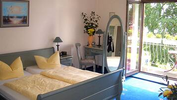 Duplex | 1 bedroom, desk