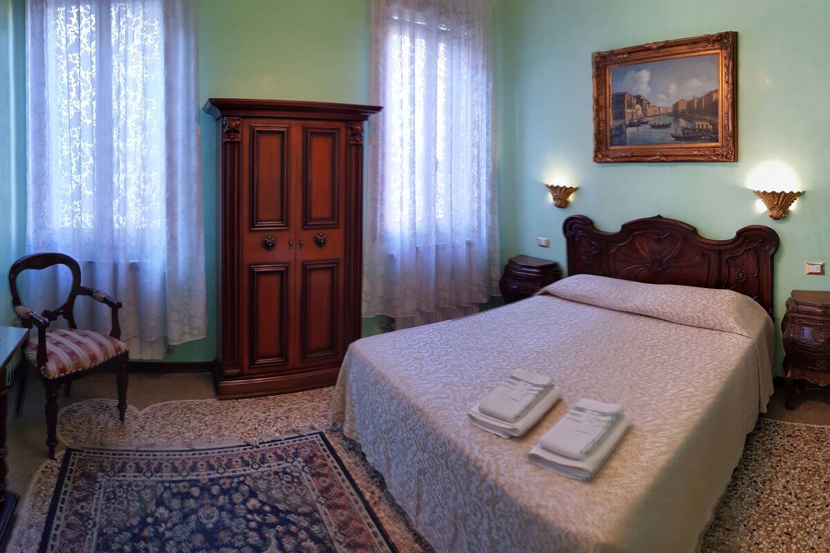 Habitación doble, 1 cama Queen size (Enchanted star) | 1 habitación, escritorio, wifi gratis y ropa de cama