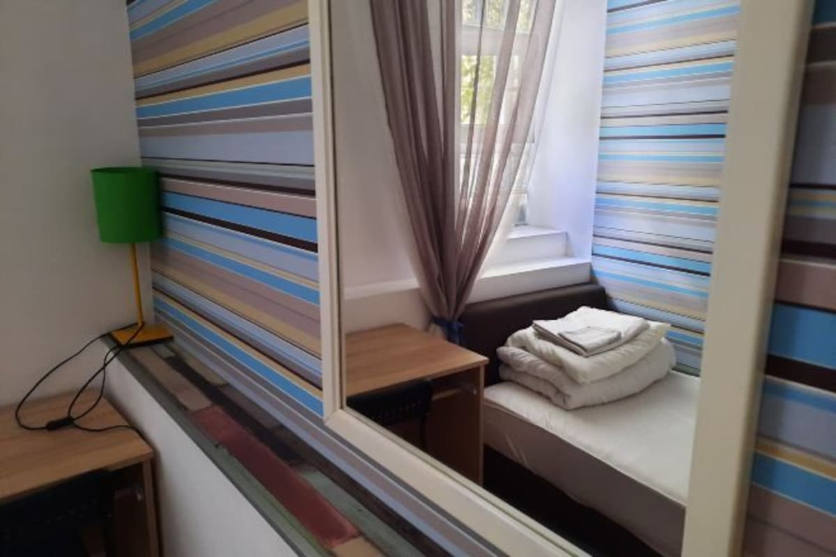 Hypo-allergenic bedding available, blackout drapes