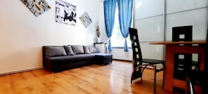Classic Apartment, 2 Bedrooms, Non Smoking, Kitchen (9/1) - Lorf Hostel&Coffee (Kraków)