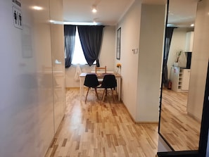 Superior Apartment, 1 Bedroom, Non Smoking, City View (8/2a) | Living area - Lorf Hostel&Coffee (Kraków)