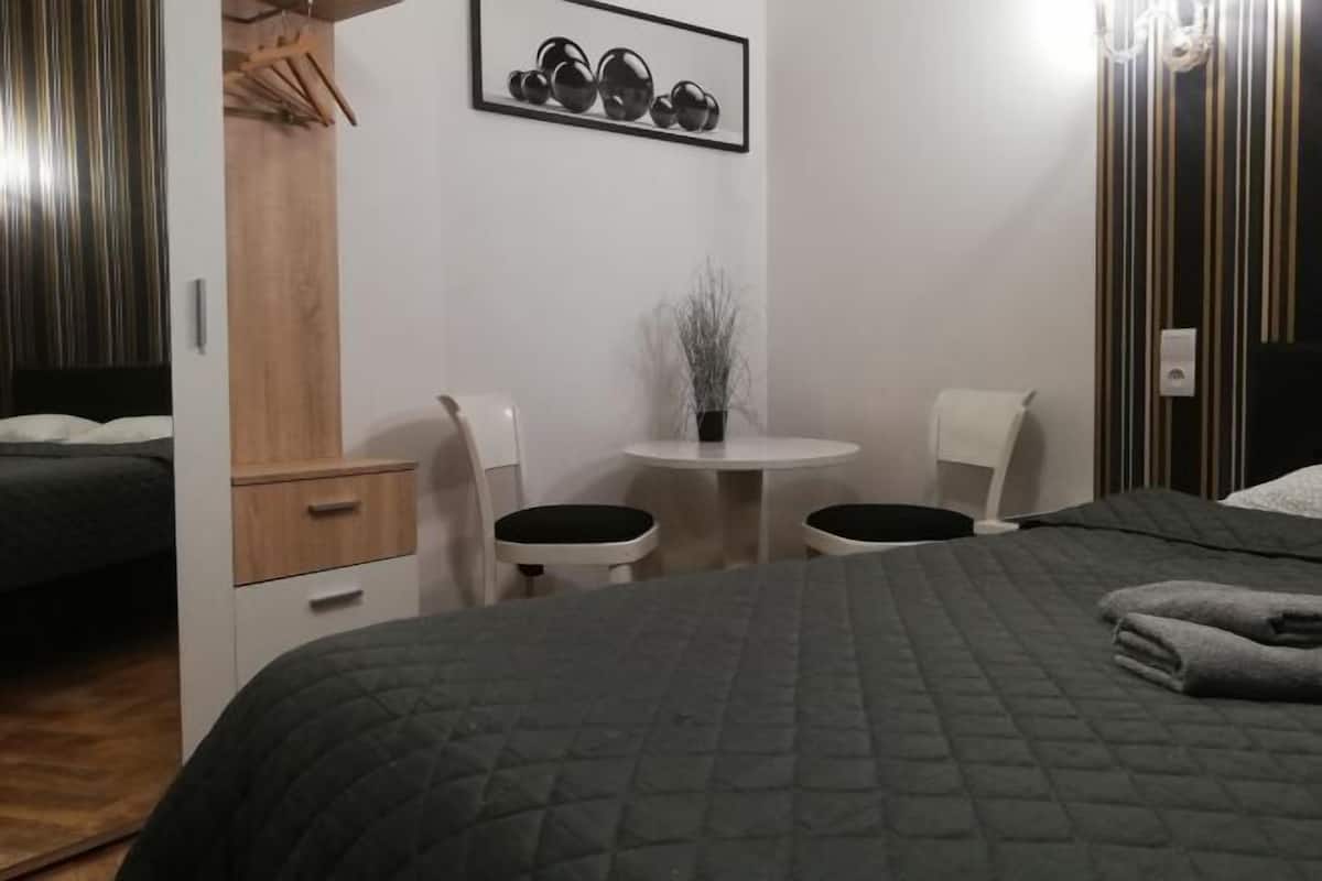 Hypo-allergenic bedding, desk, blackout curtains, iron/ironing board