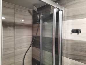 Deluxe appartement, 1 slaapkamer, niet-roken, keuken (53/1b) | Badkamer