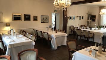 Spécialités Cuisine locale et internationale