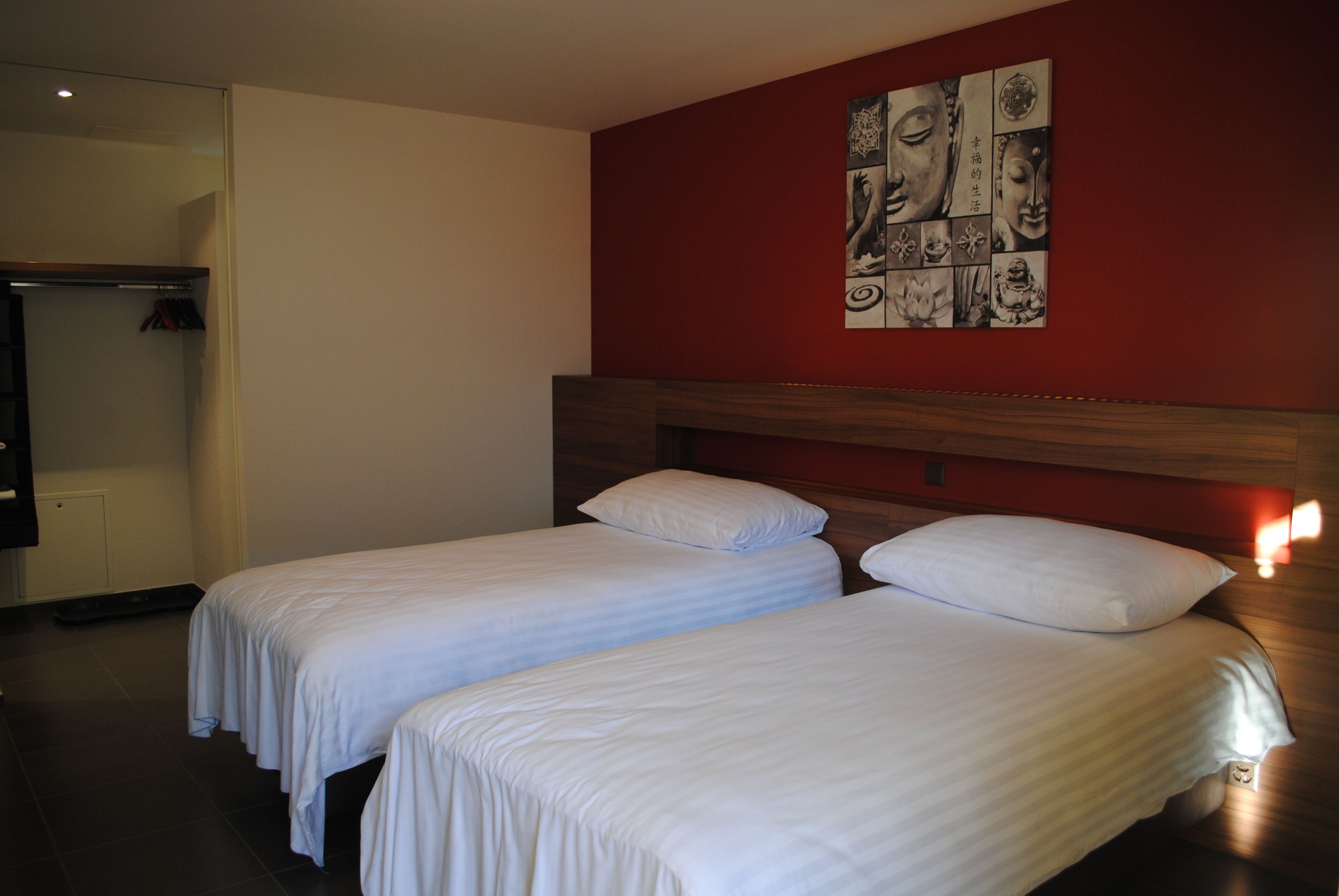 Twin Room | Desk, soundproofing, free WiFi, bed sheets