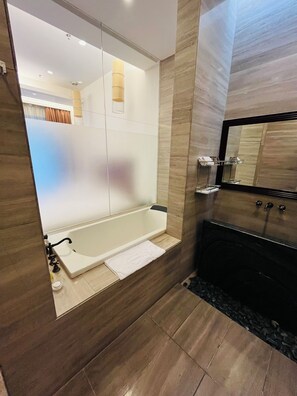 Business Double or Twin Room | Bilik Mandi | Pancuran mandi, hulu semburan mandi hujan 