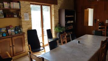 Coin salon dans le hall