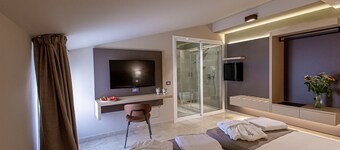 Charme Simon Bolivar