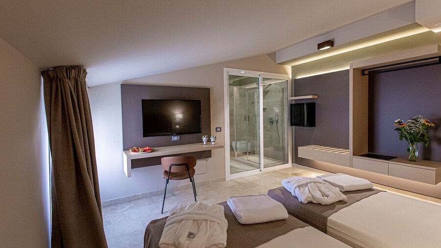 Charme Simon Bolivar