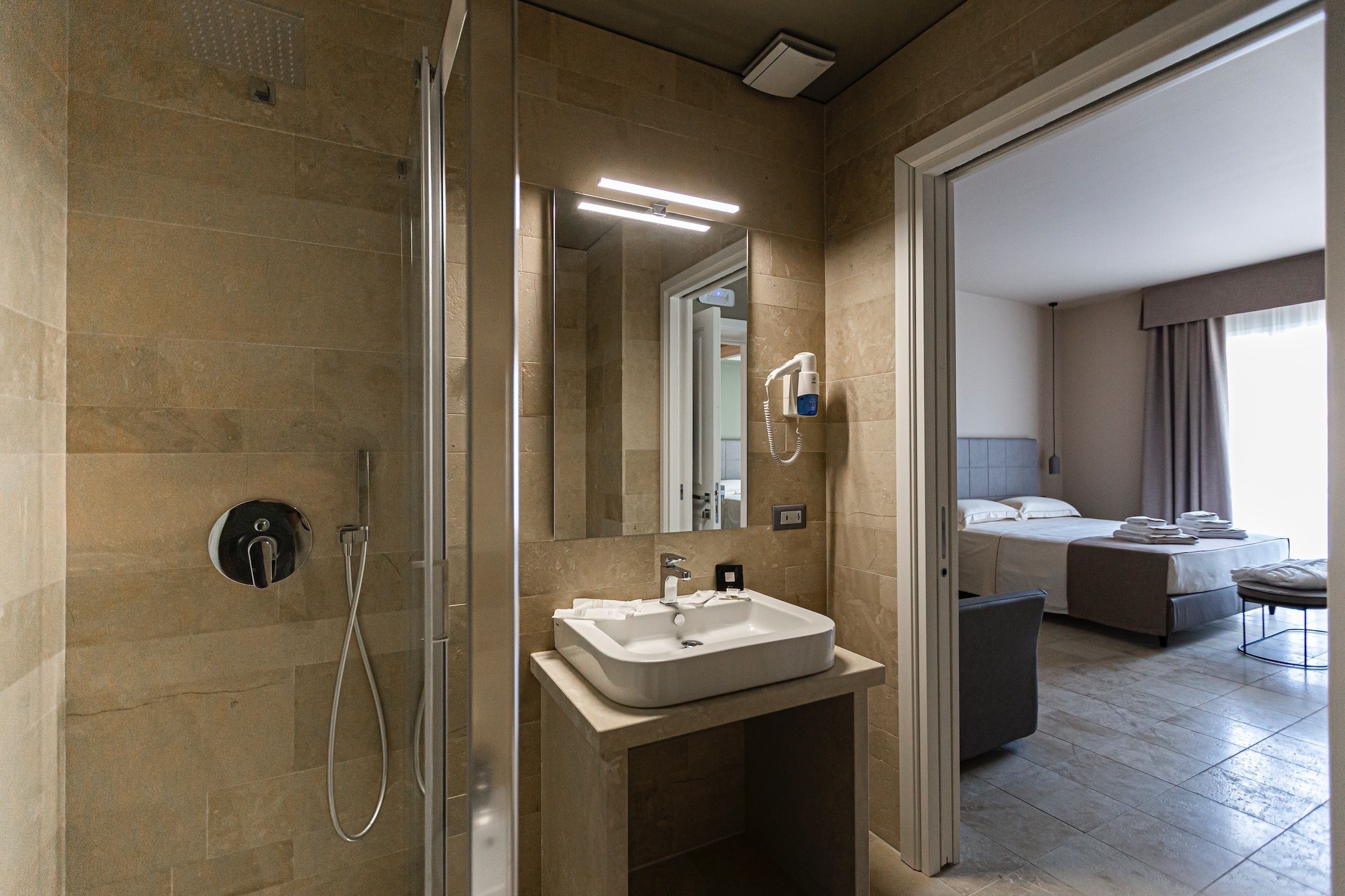 Photo - Charme SIMON BOLIVAR