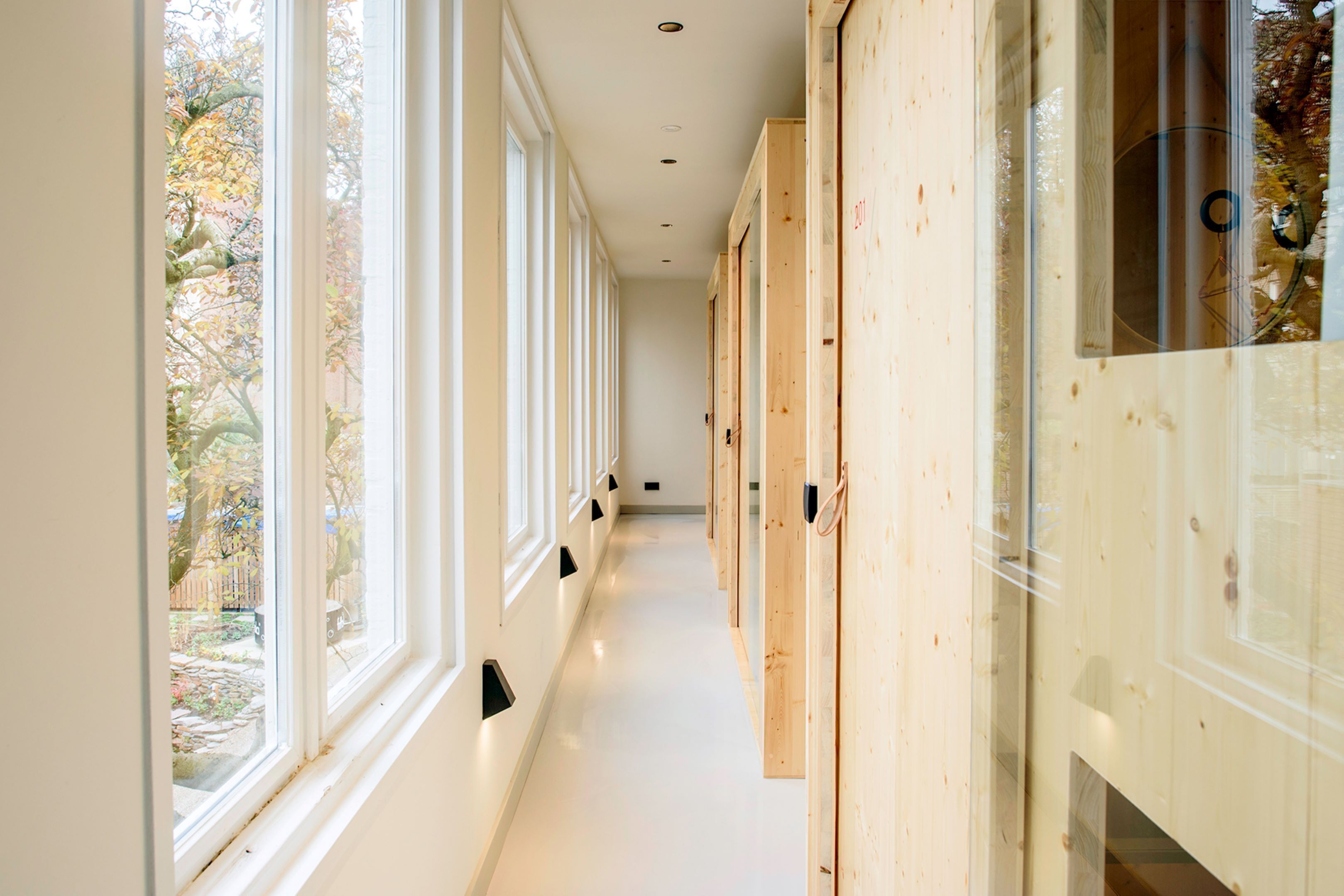 Bunk Unit Pod in Shared Dormitory (6 pods) | Peralatan tempat tidur hipoalergenik, peti besi dalam bilik 